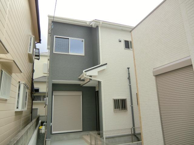 Local appearance photo. Local photos (appearance) all 2 House ・ No. 2 place! Outer wall used to wash away the dirt in the rain!