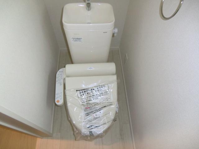 Other Equipment. comfortable ・ Energy saving ・ Washlet of cleaning Ease specification!