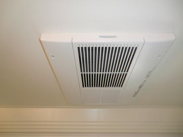 Cooling and heating ・ Air conditioning. When it's cold, Happy in the rainy season of the room Dried, Bathroom heating dryer!