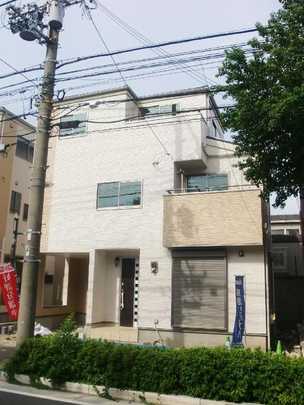 Local appearance photo. No. 2 land building appearance