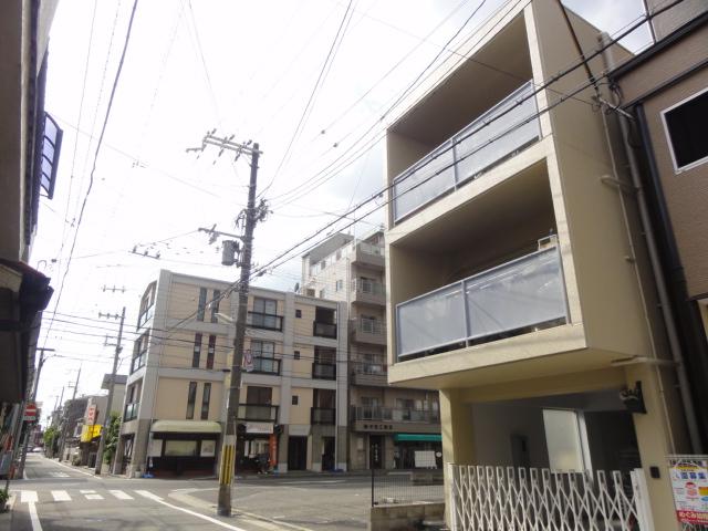 Local photos, including front road. Local (September 2013) Shooting