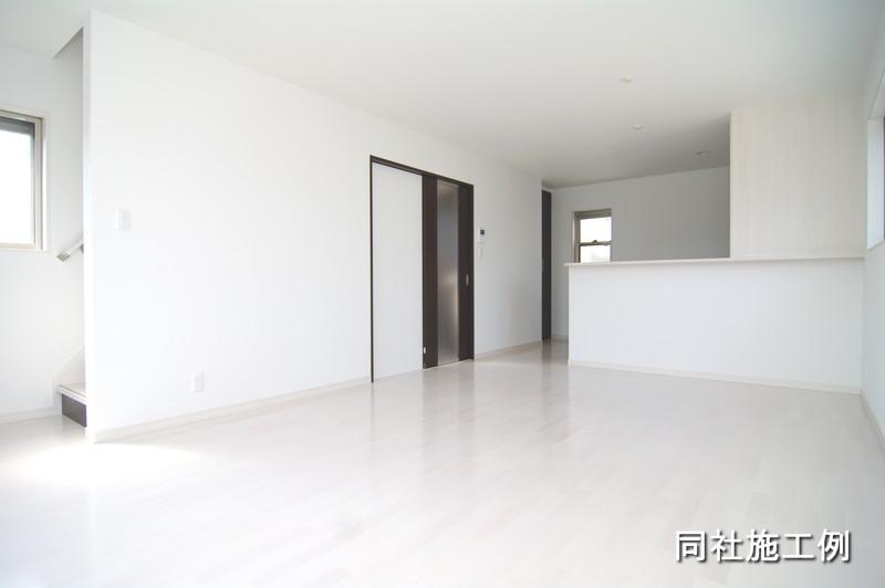 Same specifications photos (living)