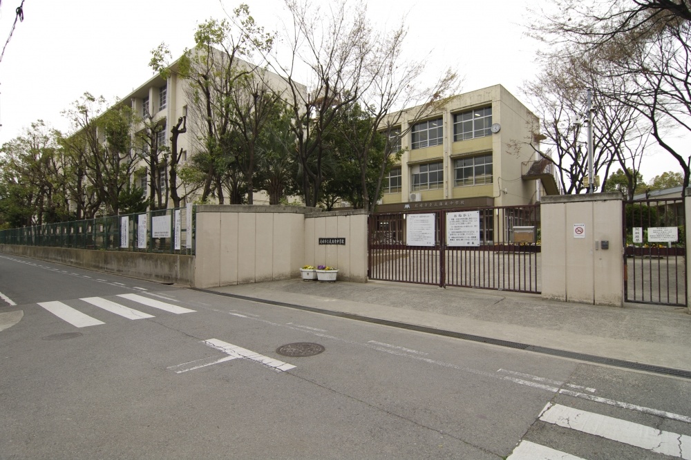 Junior high school. 597m until the Amagasaki Municipal Muko east junior high school (junior high school)