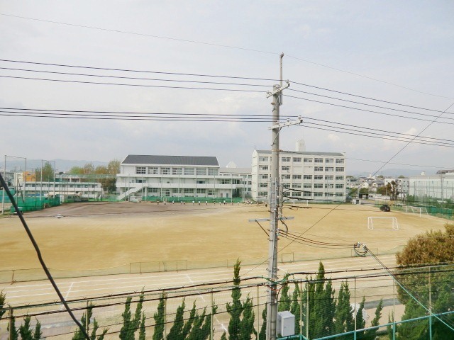 high school ・ College. Prefectural Muko Zhuang Comprehensive High School (High School ・ NCT) to 1117m