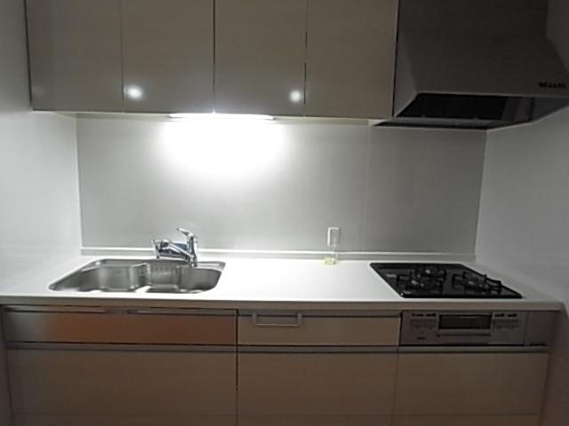 Same specifications photo (kitchen)