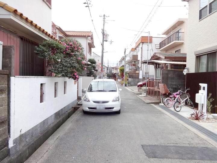 Local photos, including front road. It is the location of a 12-minute walk to the station