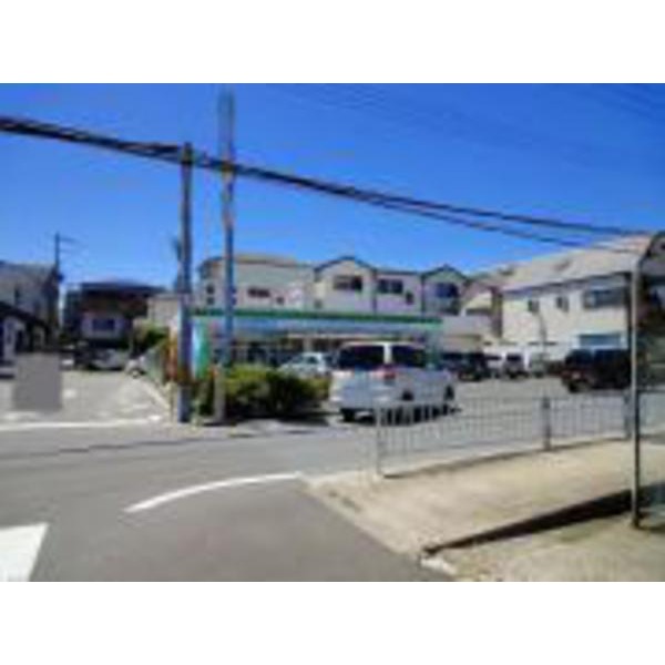 Convenience store. FamilyMart Amagasaki Santanda cho-chome store up (convenience store) 135m