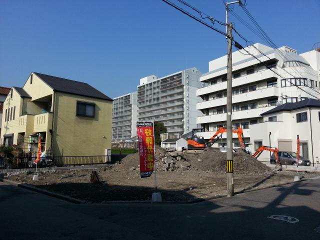 Local appearance photo. Local (12 May 2013) Shooting