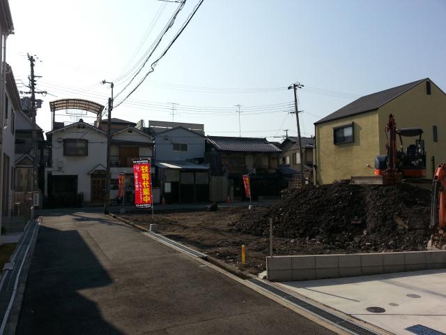 Local photos, including front road. Local (12 May 2013) Shooting