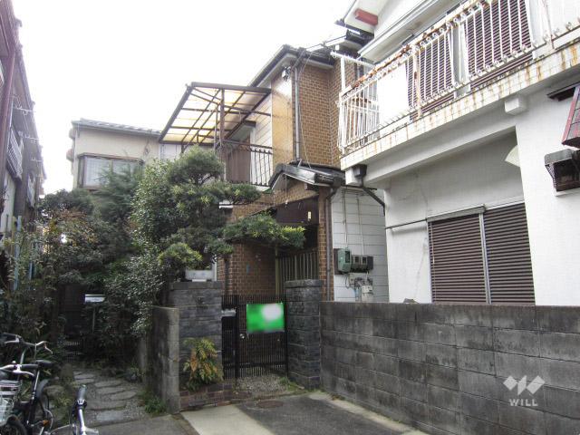 Local appearance photo. Property appearance (from the northeast side)