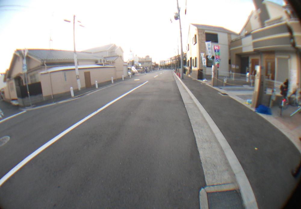 Local photos, including front road. ◆ The entire surface of the road