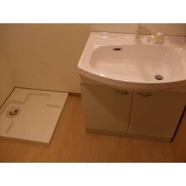 Washroom. Shampoo Dore Sir