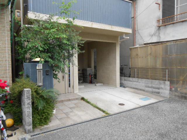 Parking lot. Local (May 2013) Shooting