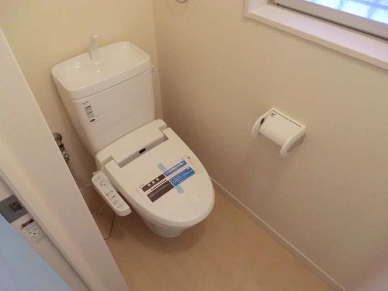 Toilet. 1F, 2F are both with bidet