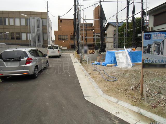 Local photos, including front road. Local front road 1