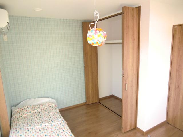 Other introspection. Local photos (Western-style)