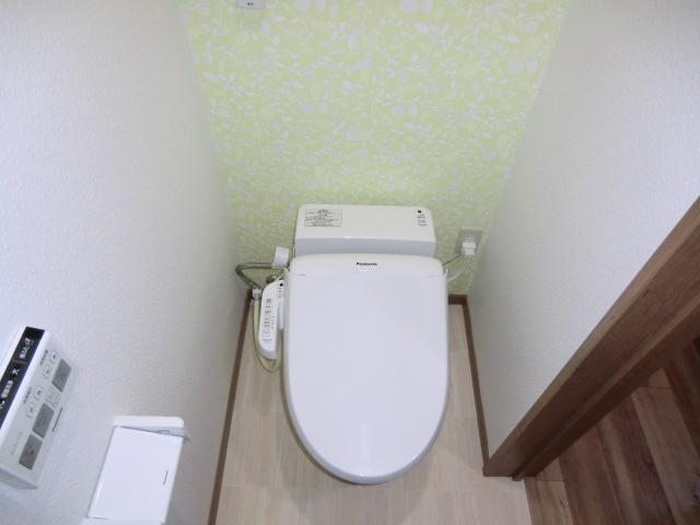 Other Equipment. Local photos (toilet)