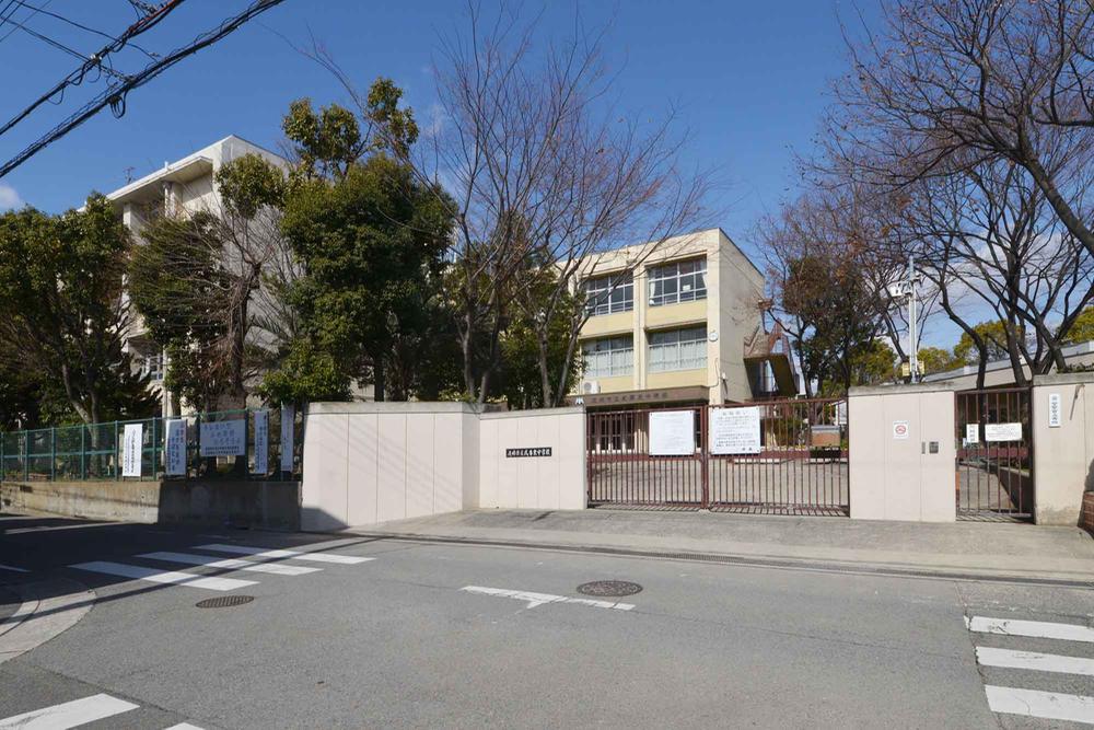 Junior high school. Muko 1200m to the East Junior High School