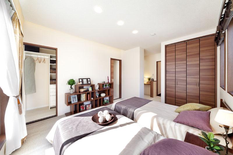 Non-living room. A No. land model House Master Bedroom. The main bedroom, which is poured a bright light from the south. Enhancement also storage capacity there is a large WIC.