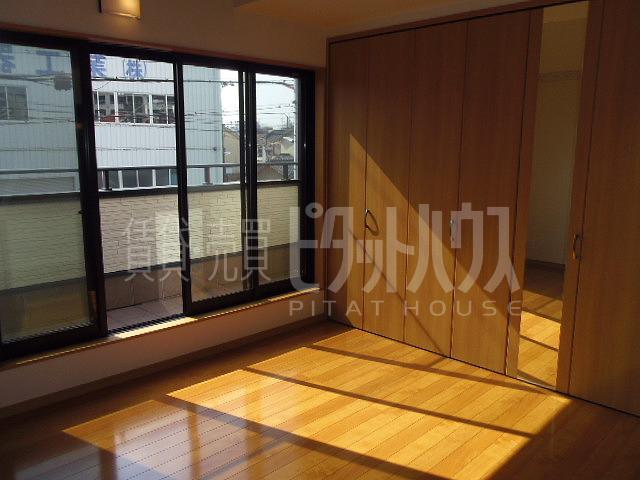 Non-living room. South-facing per day good