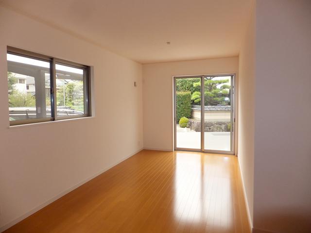 Same specifications photos (living). (No. 4 place) the same specification