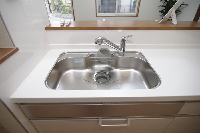 Same specifications photo (kitchen).  ■ The company construction example photo