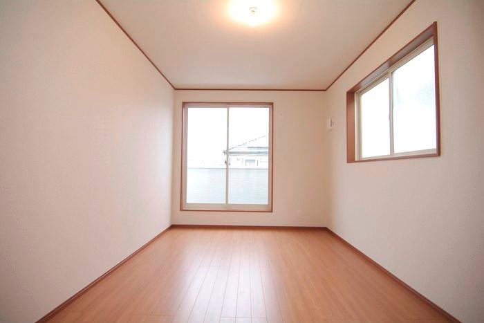 Same specifications photos (Other introspection).  ■ The company construction example photo