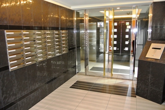 Entrance. Very beautiful entrance