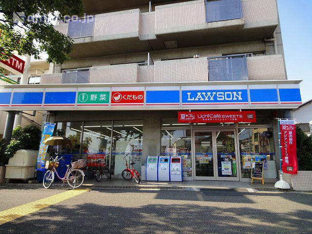 Convenience store. 720m until Lawson Showadori 1-chome