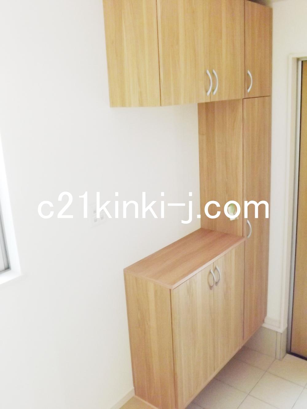 Entrance. Local photos (entrance)