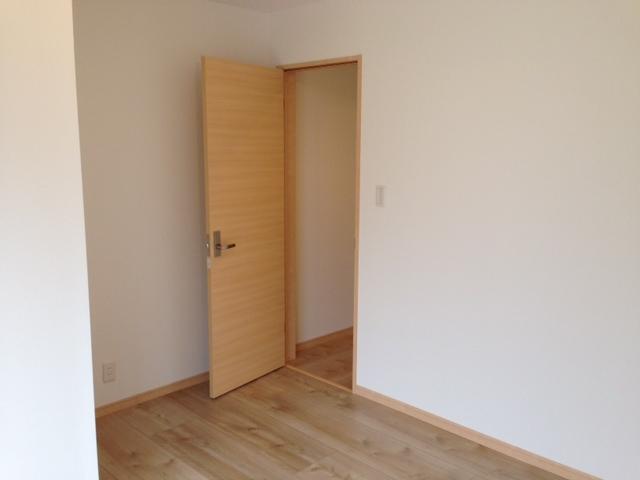 Non-living room. 2 Kaiyoshitsu