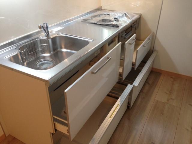 Kitchen. The entire renovation already completed ☆ The first floor kitchen