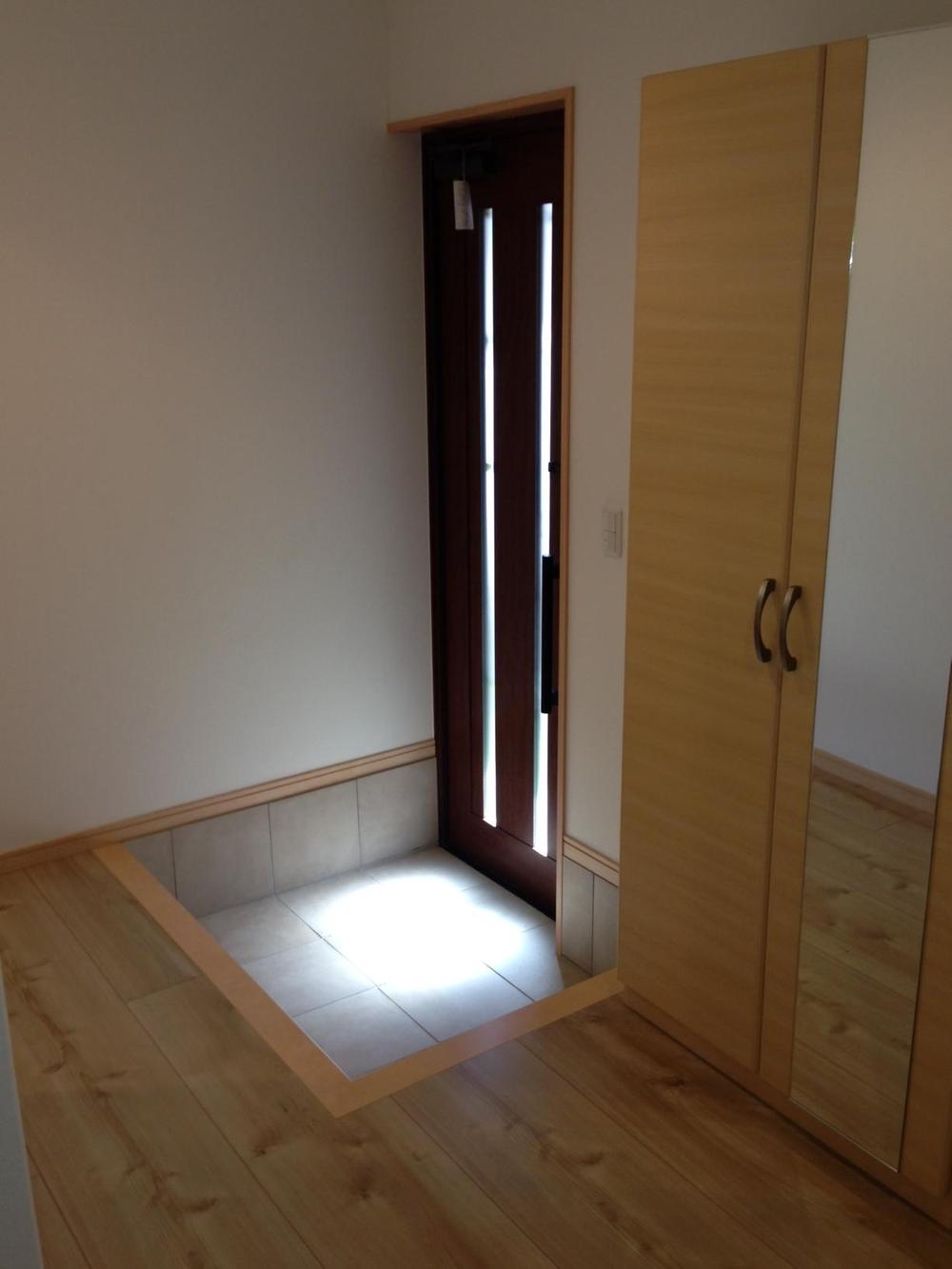 Entrance. Local (12 May 2013) Shooting