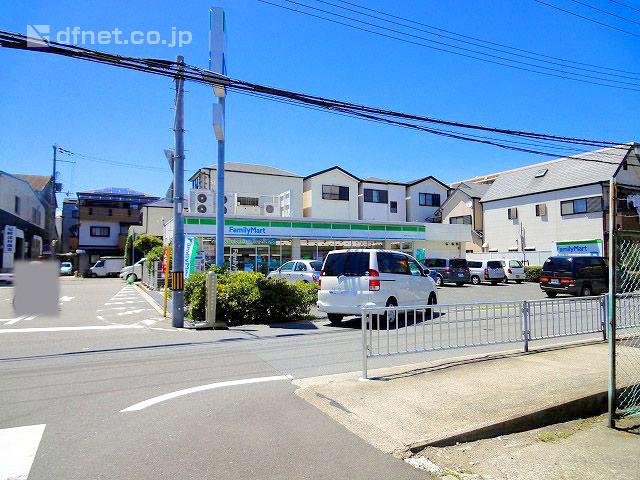 Convenience store. 640m to FamilyMart Amagasaki Santanda cho chome shop