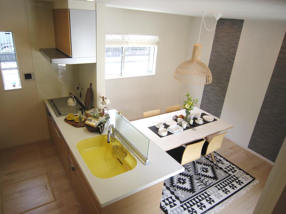 ◆ dining ・ kitchen ◆ Since the kitchen and dining are next to each other, No doubt a good and easy to use