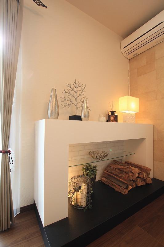 Model house photo. Model house. Space of the corner of Built-. Family photos Ya, I want to decorate the trophy of children.