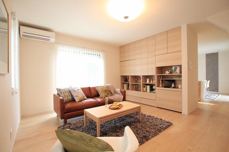 Model house photo. January 3. Finally model House open. Unprecedented mansion district in Amagasaki is born.