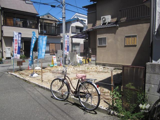 Local appearance photo. Property appearance (from the southwest side) ※ 2013 August 22, currently vacant lot