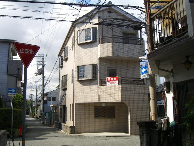 Local appearance photo. Local (12 May 2013) Shooting