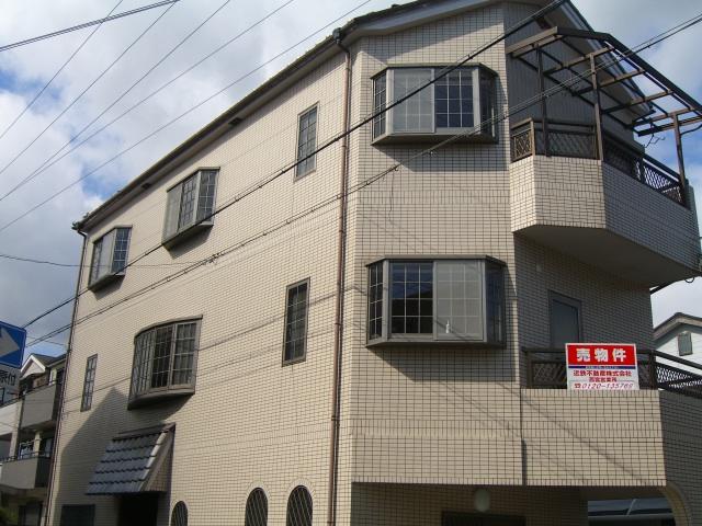 Local appearance photo. Local (12 May 2013) Shooting