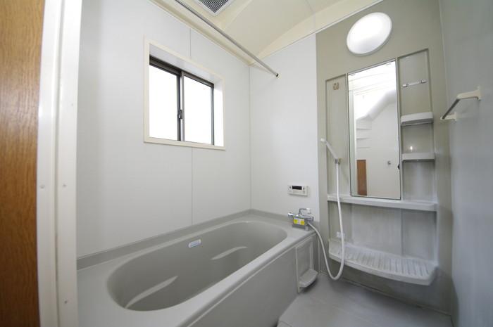 Bathroom. A daylight bathroom, It has become a bright space!