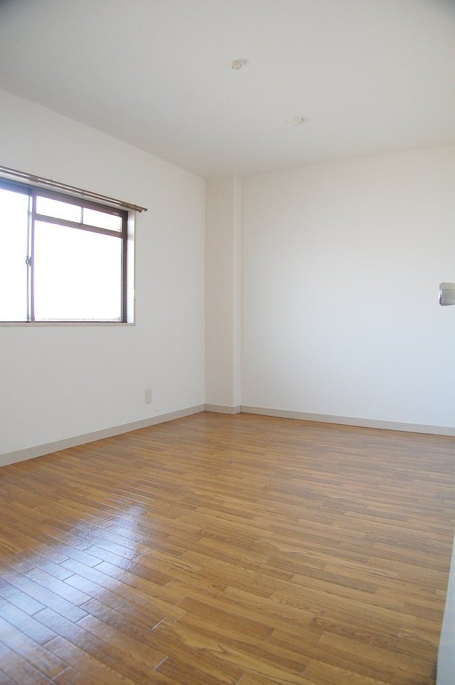 Living and room. Spacious is living!