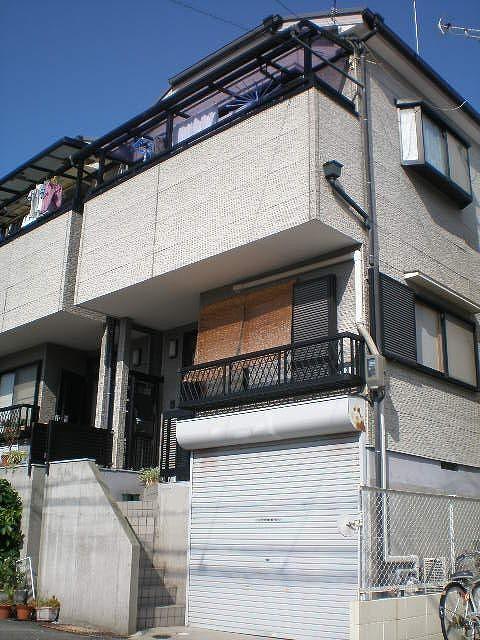 Local appearance photo. Local (10 May 2013) Shooting