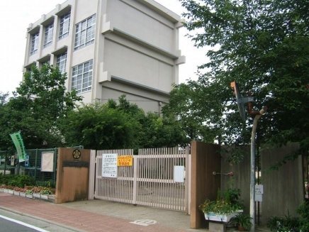 Primary school. 301m until the Amagasaki Municipal Nishi Elementary School Tachibana (Elementary School)