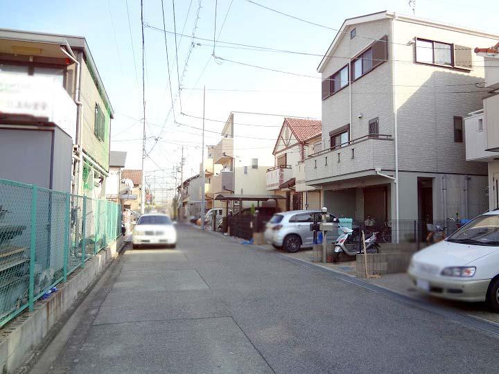 Local photos, including front road. Around, The new house has built