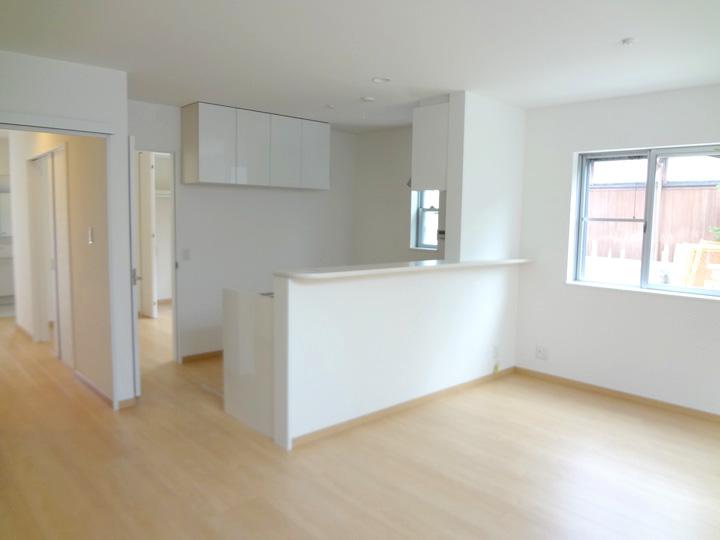 Living. It is south FIX type of window lights up, Us with more bright south-facing living room