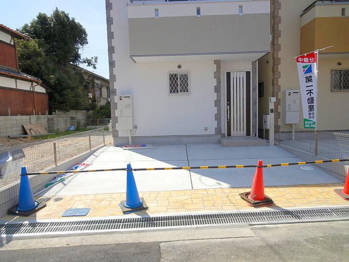 Local appearance photo. Outer wall will spraying ricin in siding board. Will be fine outer wall multiplied time and effort