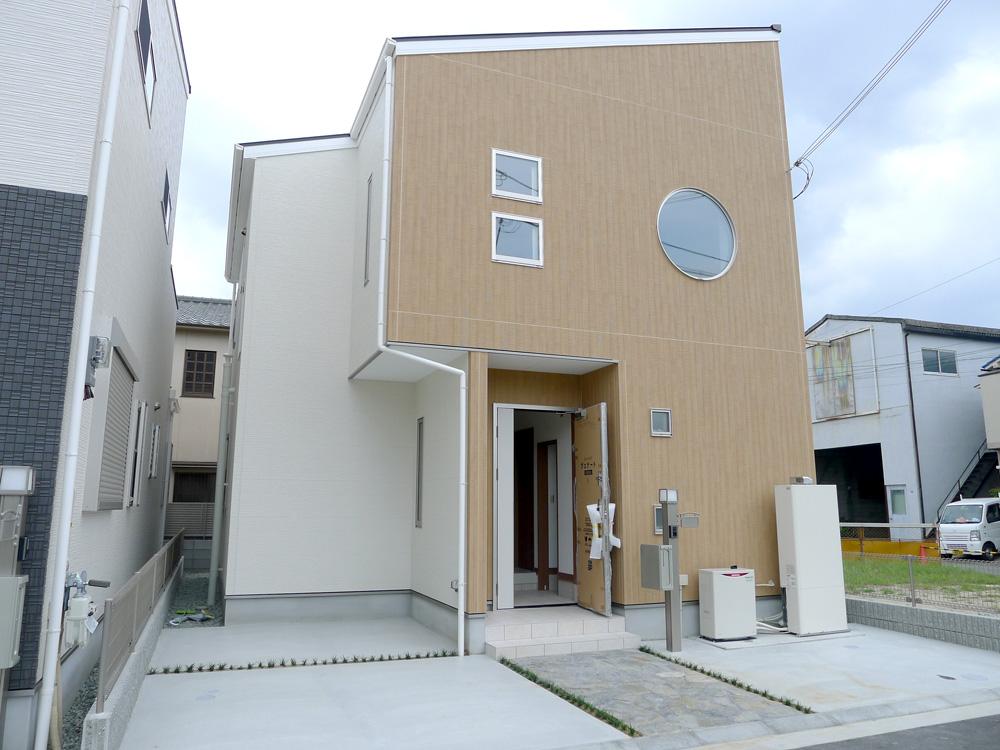 Local appearance photo. D No. land appearance