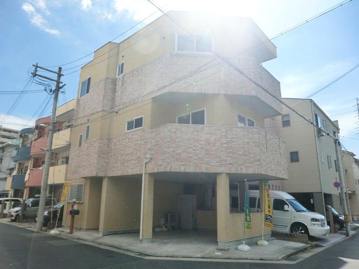 Local appearance photo. Heisei 19 years built is already room renovation. Is an environment that is natural, which is also Motohama park in the immediate vicinity!