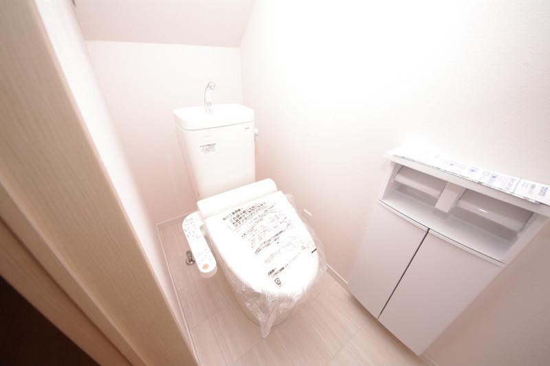 Same specifications photo (bathroom)
